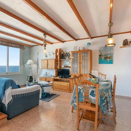 Seaside House With Heated Pool Semesterbostad *