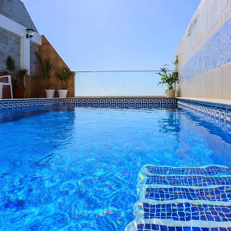 Seaside House With Heated Pool Holiday home