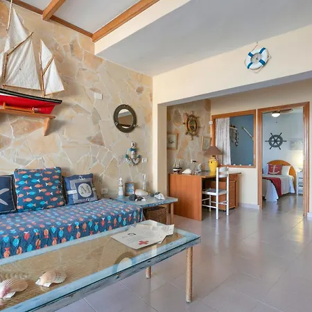 Seaside House With Heated Pool