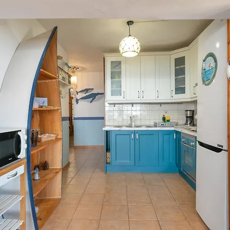 Seaside House With Heated Pool 펜션