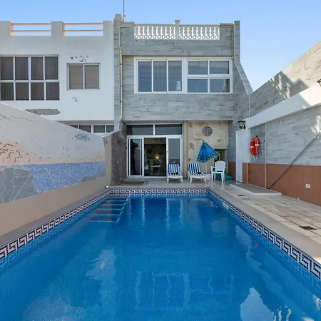 Seaside House With Heated Pool 펜션 *