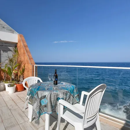 펜션 Seaside House With Heated Pool *