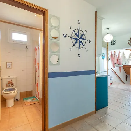 펜션 Seaside House With Heated Pool