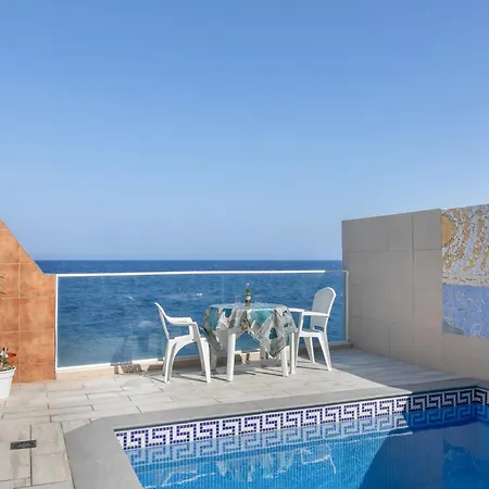 Seaside House With Heated Pool
