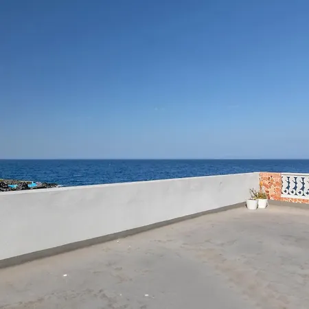 펜션 Seaside House With Heated Pool *